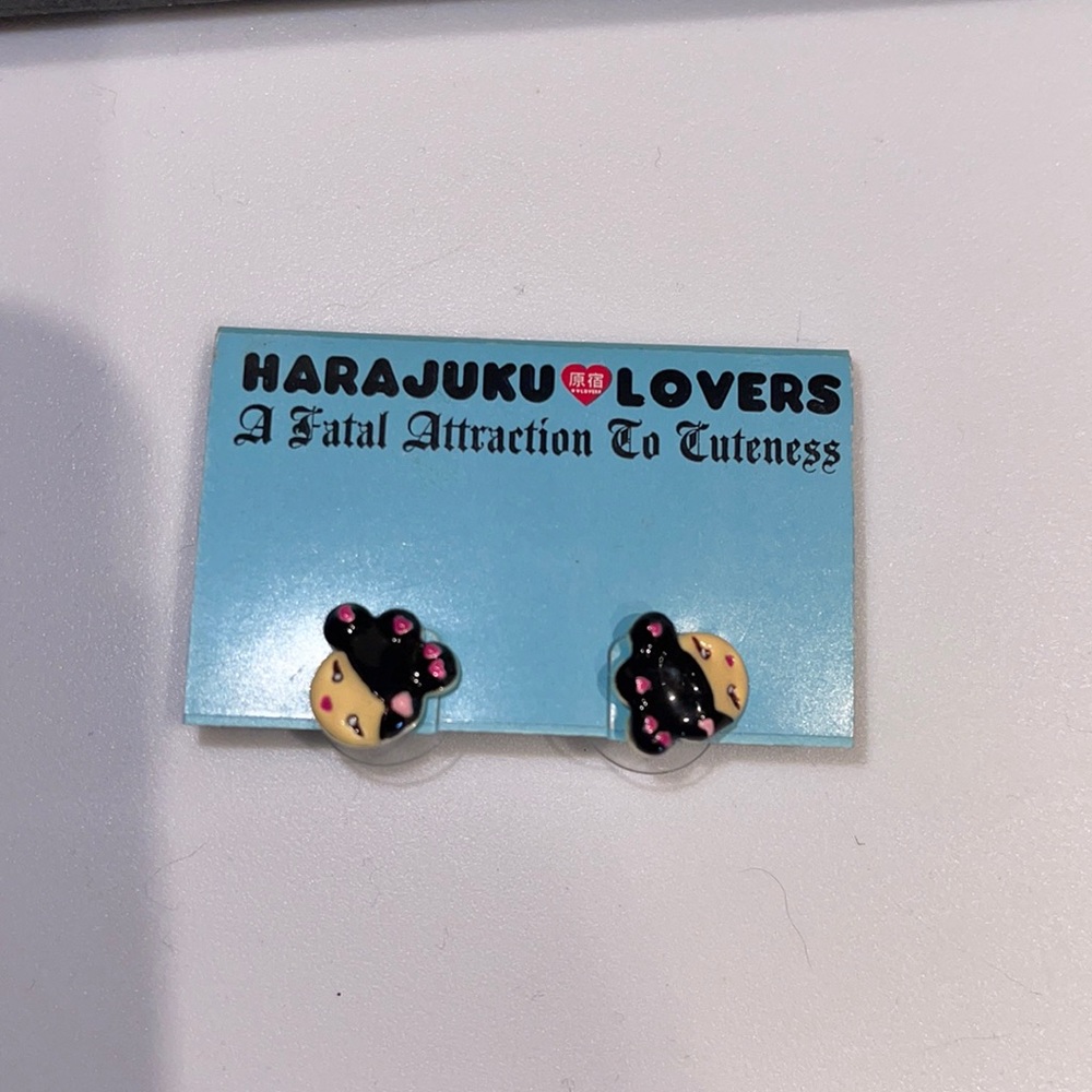 Earrings never worn